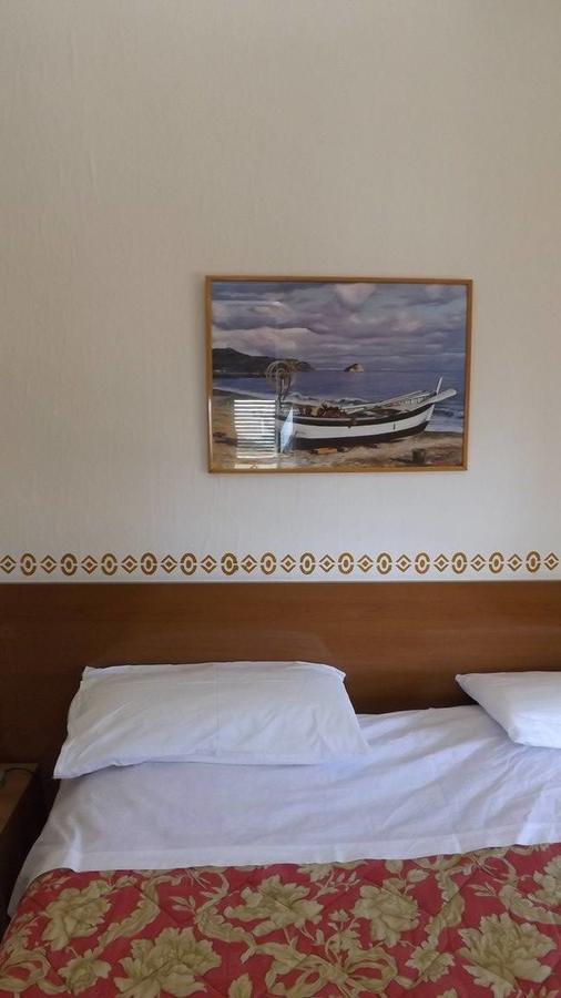 Hotel Azzurro Варацце Экстерьер фото