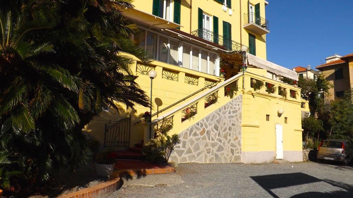 Hotel Azzurro Варацце Экстерьер фото