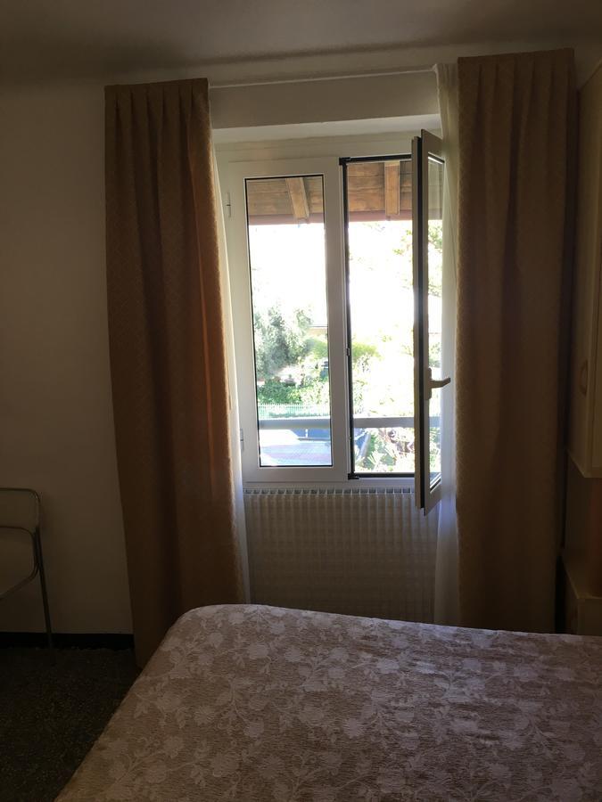 Hotel Azzurro Варацце Экстерьер фото